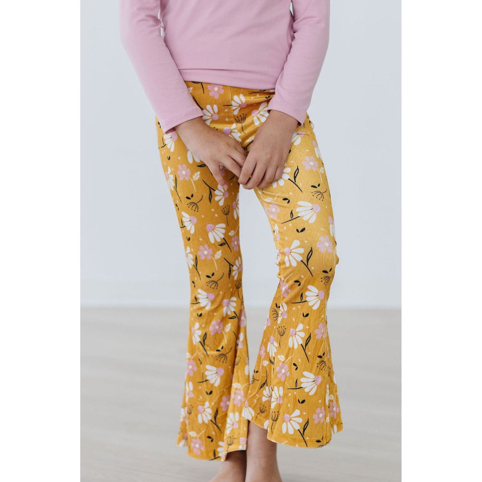 Dandelions in Fall Ribbed Velvet Bells