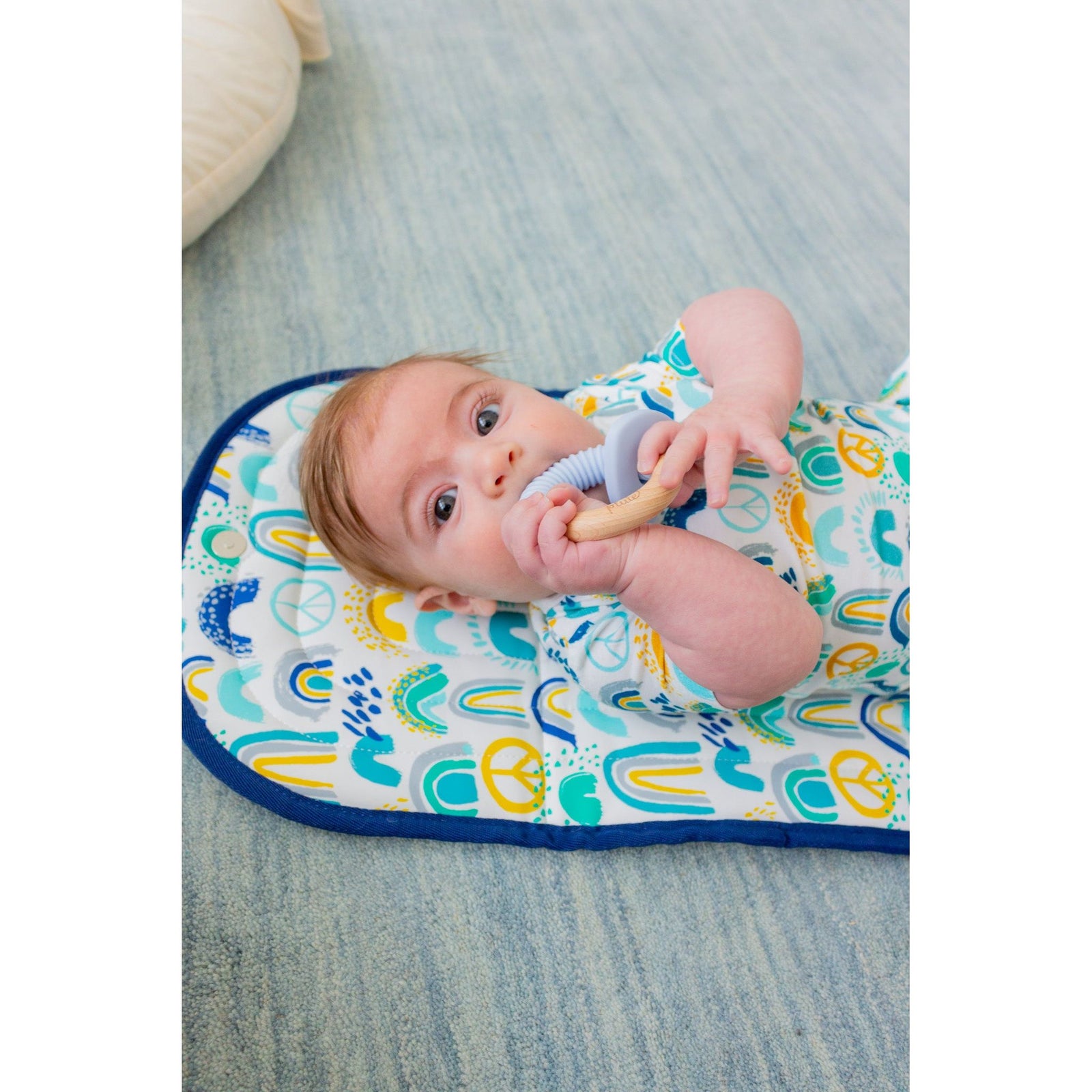 Pret® Changing Clutch - Rainbows Blue