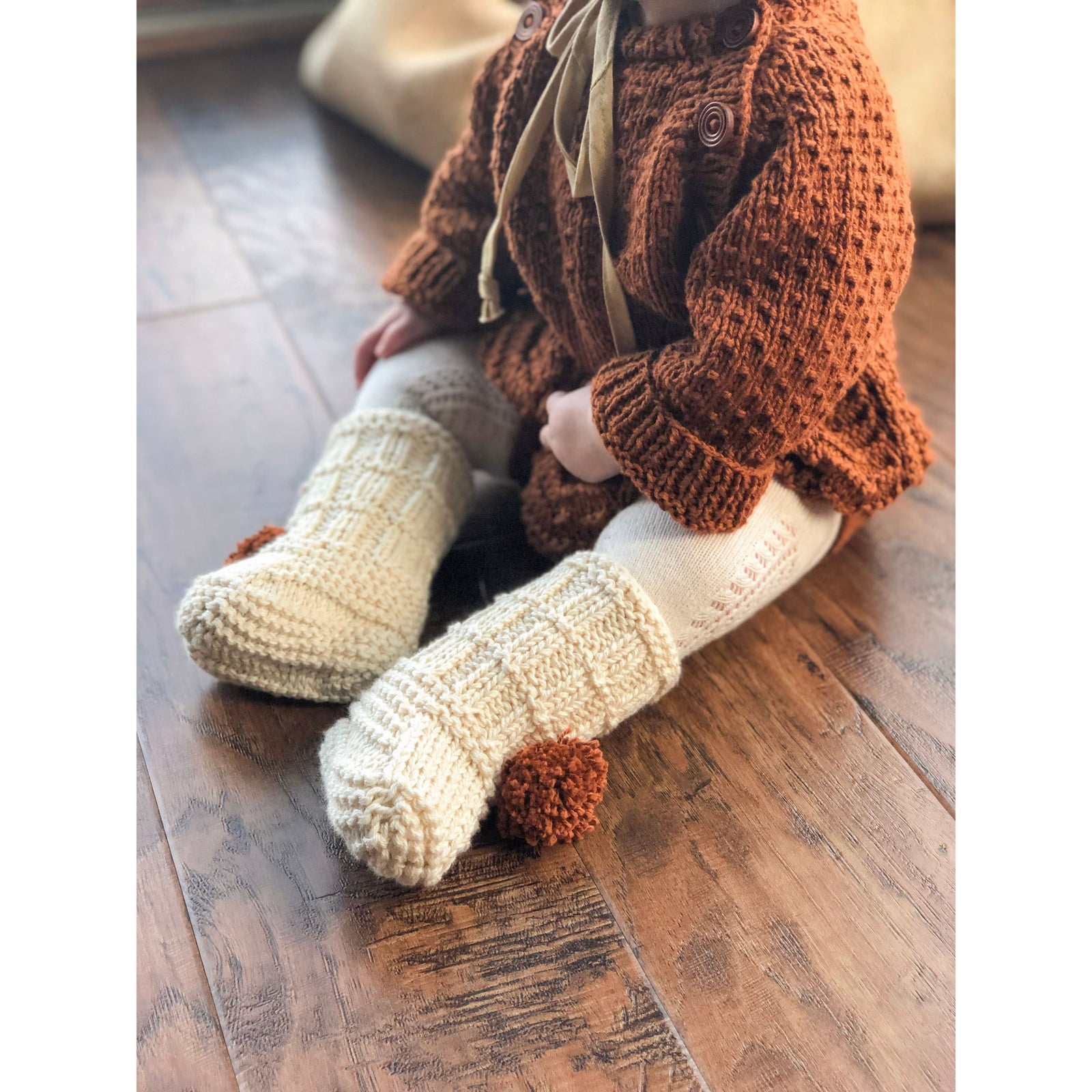 Pom-Pom Knit Bed Socks
