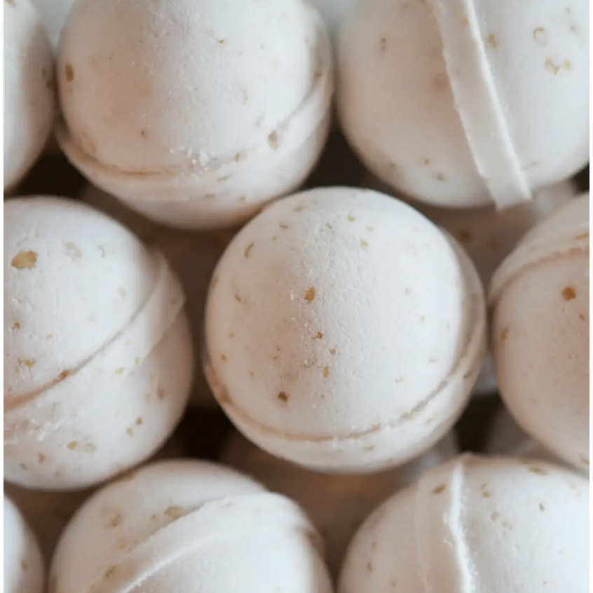 oatmeal milk & honey bath bomb