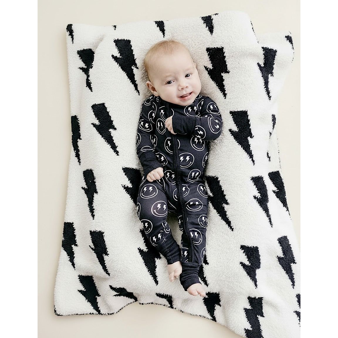 Lightning Bolt Fuzzy Blanket | Black
