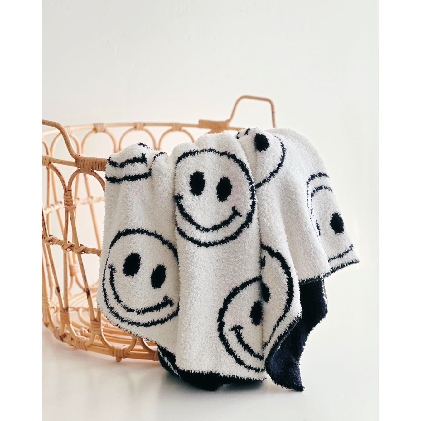 Smiley Fuzzy Blanket | Black