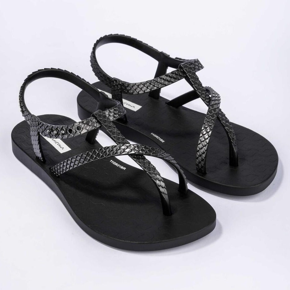 classic wish sandal | black