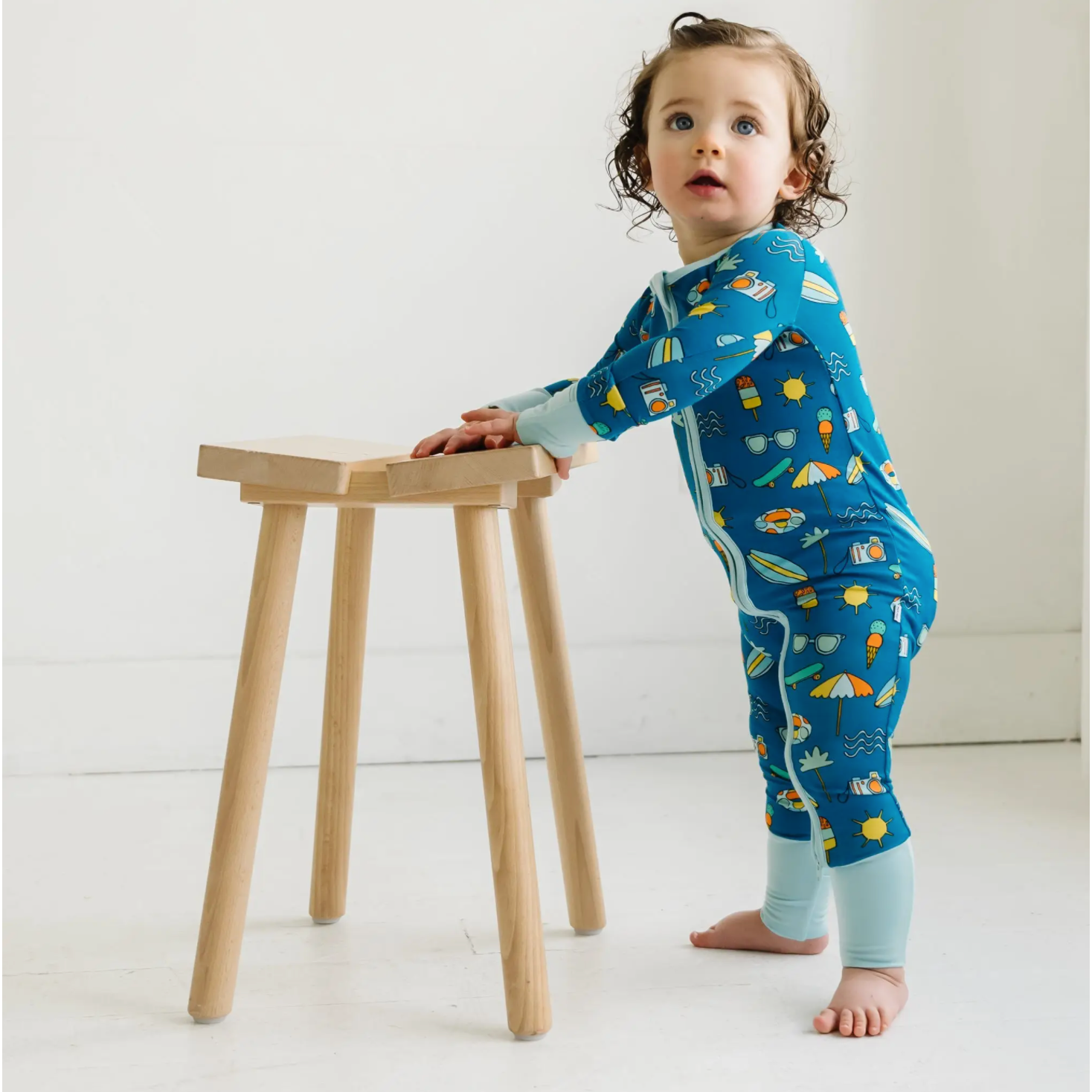 surfs up bamboo viscose convertible romper/sleeper