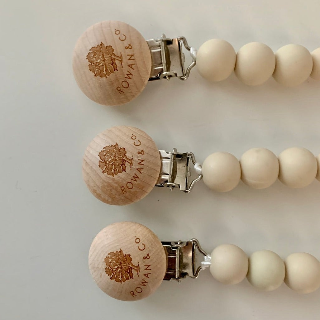 carolyn pacifier clip in cream