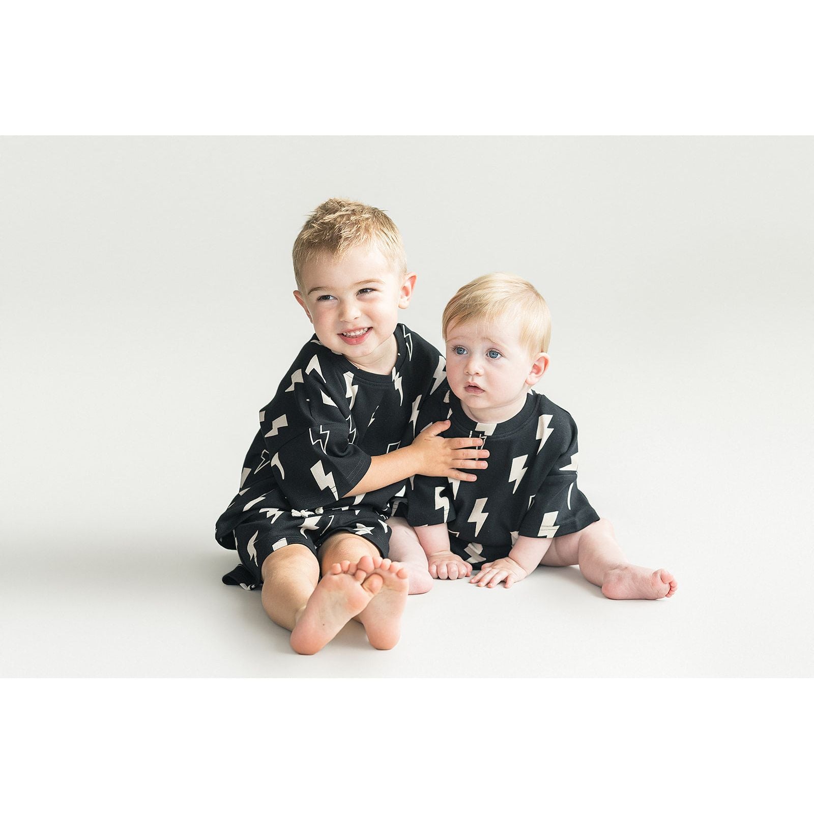 Shorts Set | Black Bolts