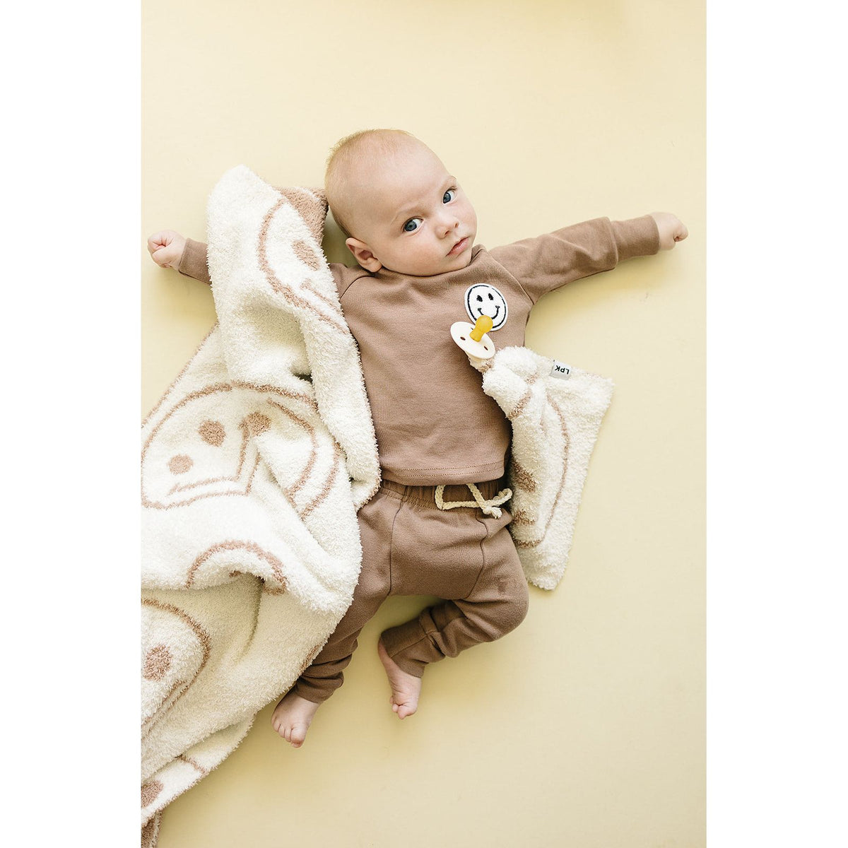 Smiley Fuzzy Blanket | Latte