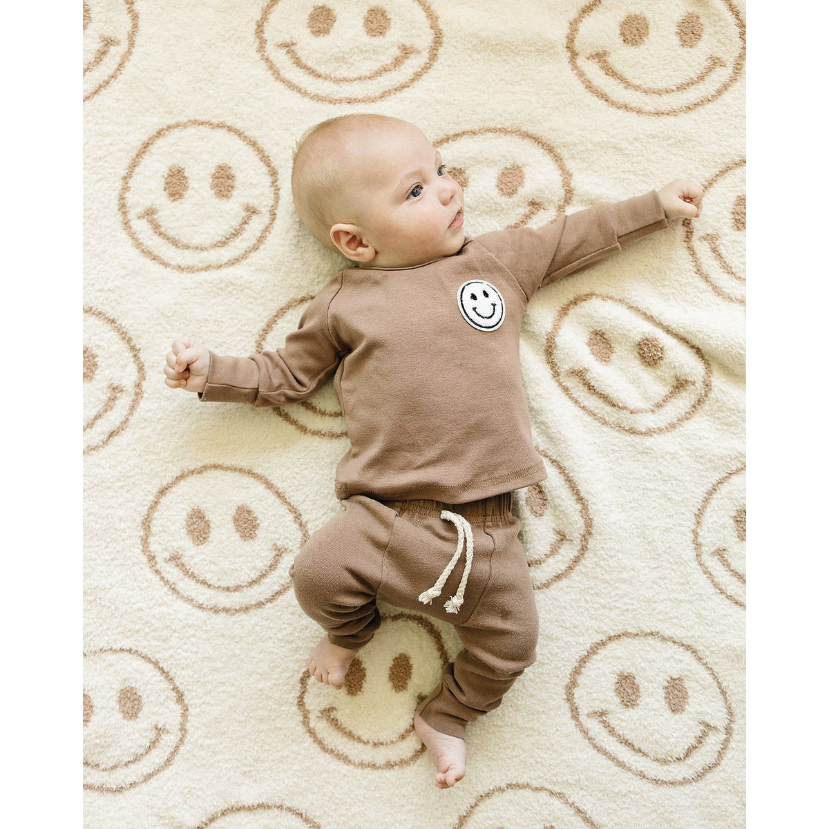 Smiley Fuzzy Blanket | Latte