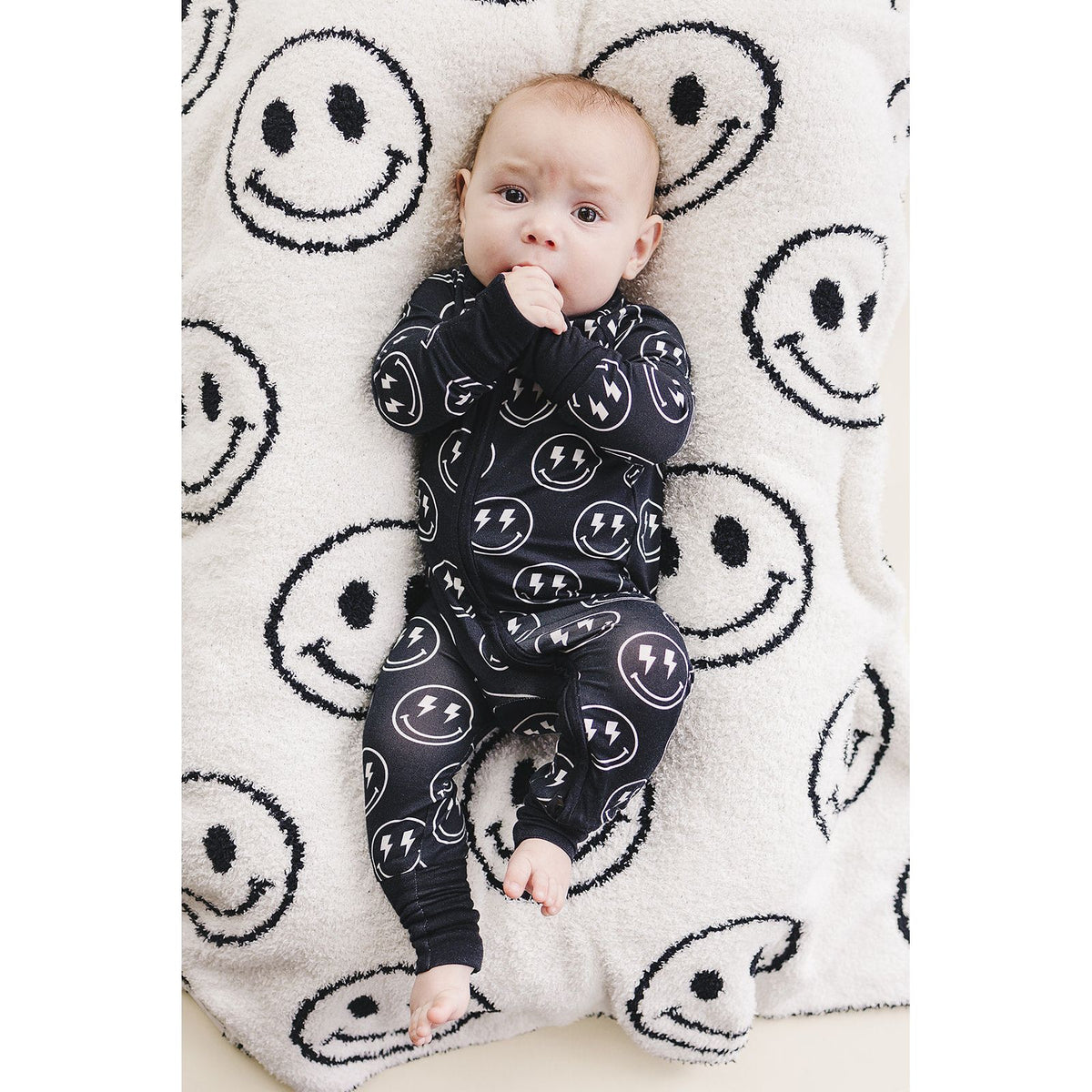 Smiley Fuzzy Blanket | Black