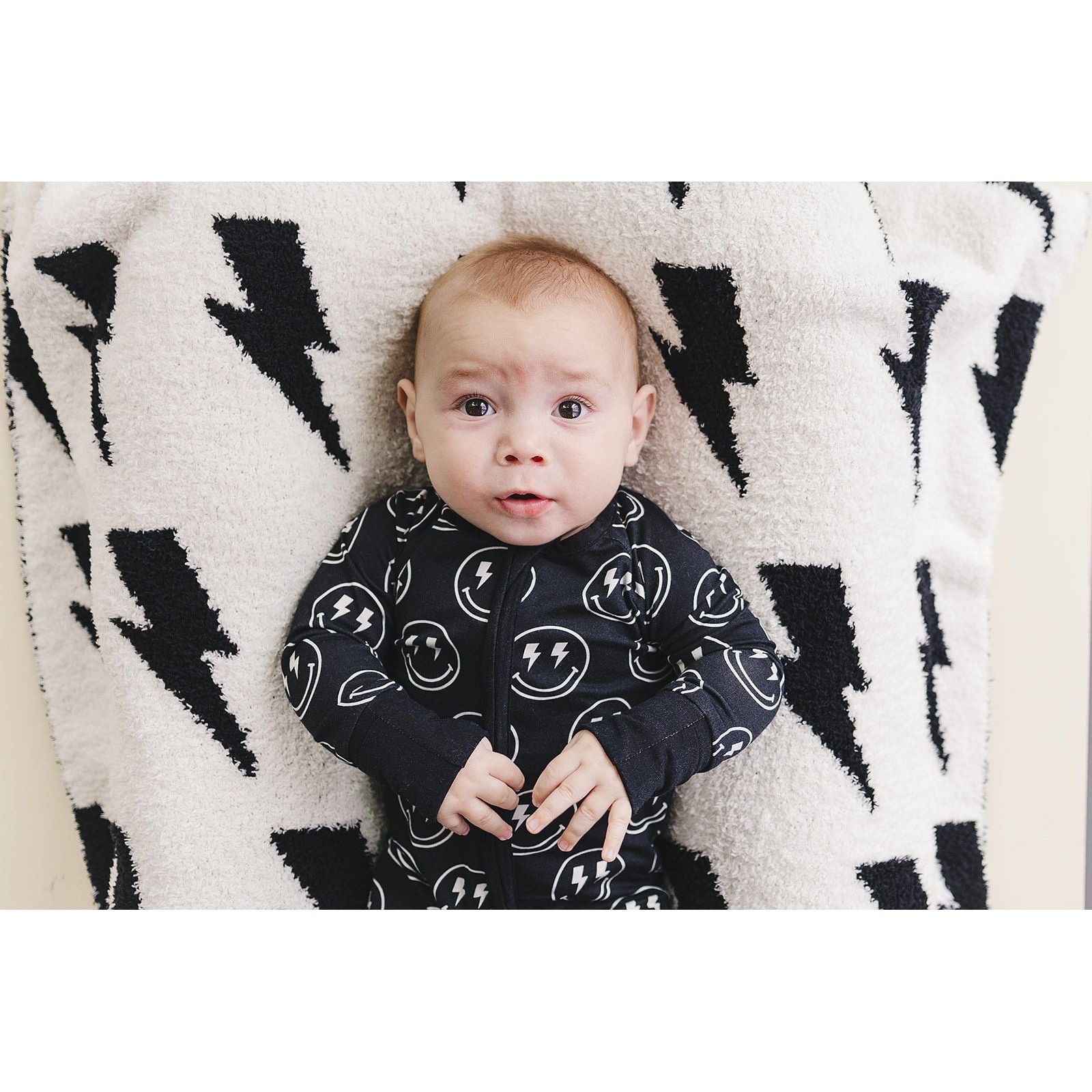 Lightning Bolt Fuzzy Blanket | Black