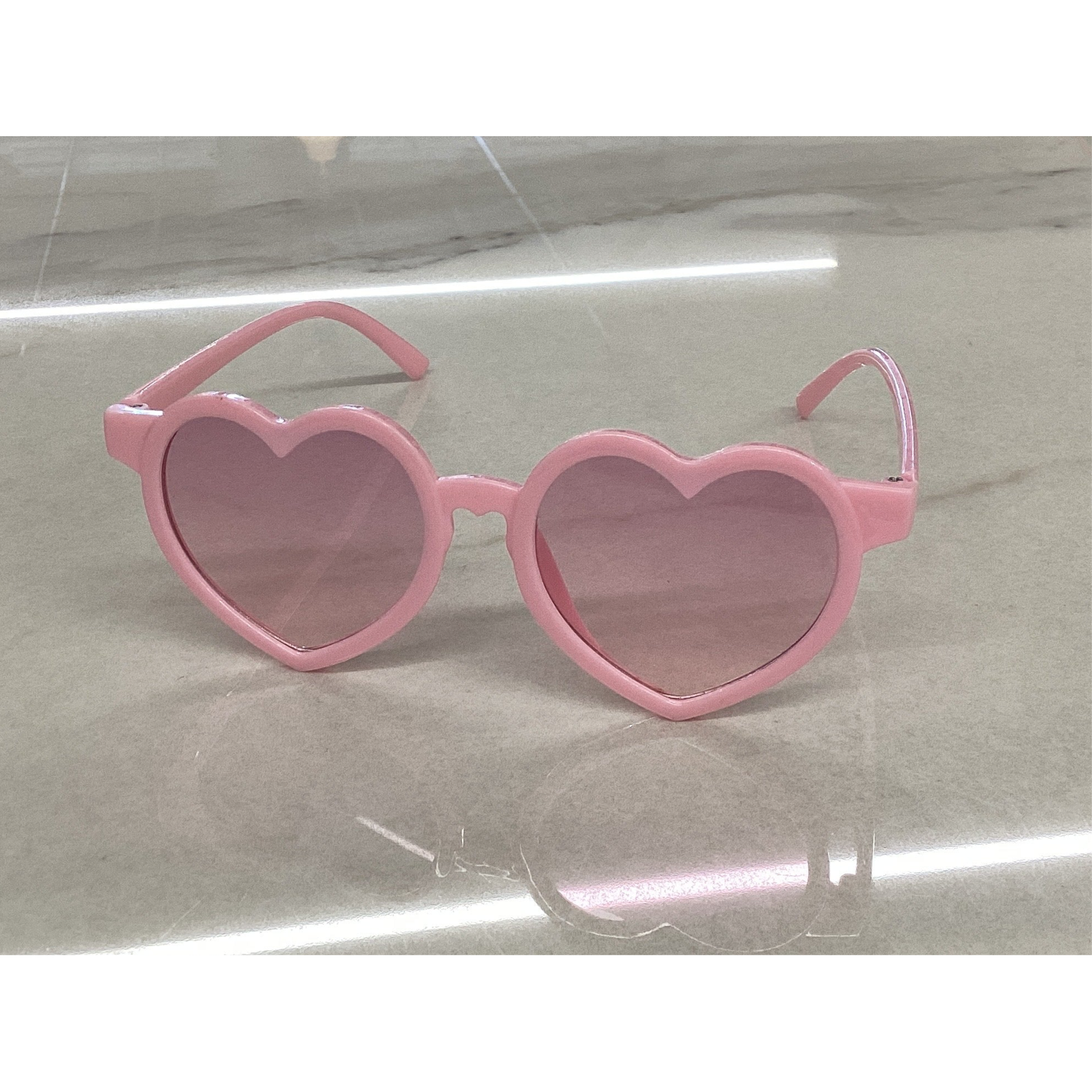 Heart sunglasses in pink
