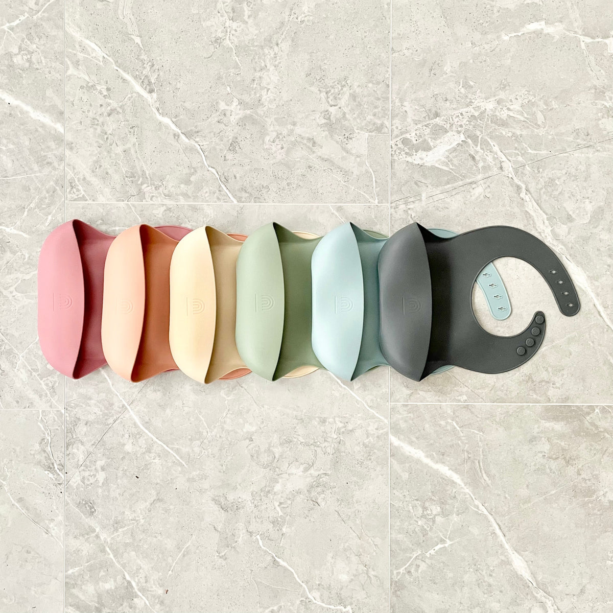 Classic Silicone Bucket Bib · Easy-to-clean · Charcoal Color