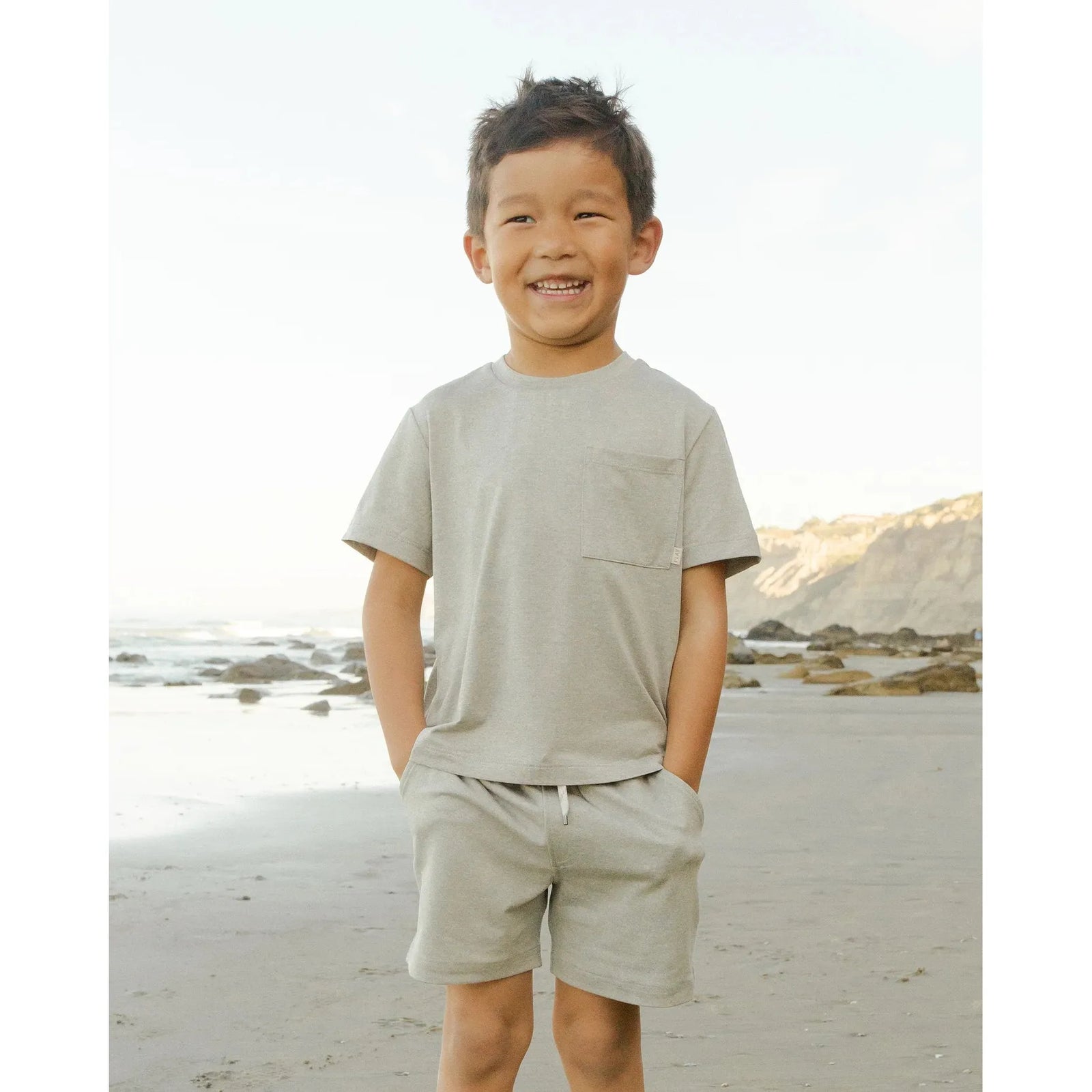 oceanside tech short || heathered sage