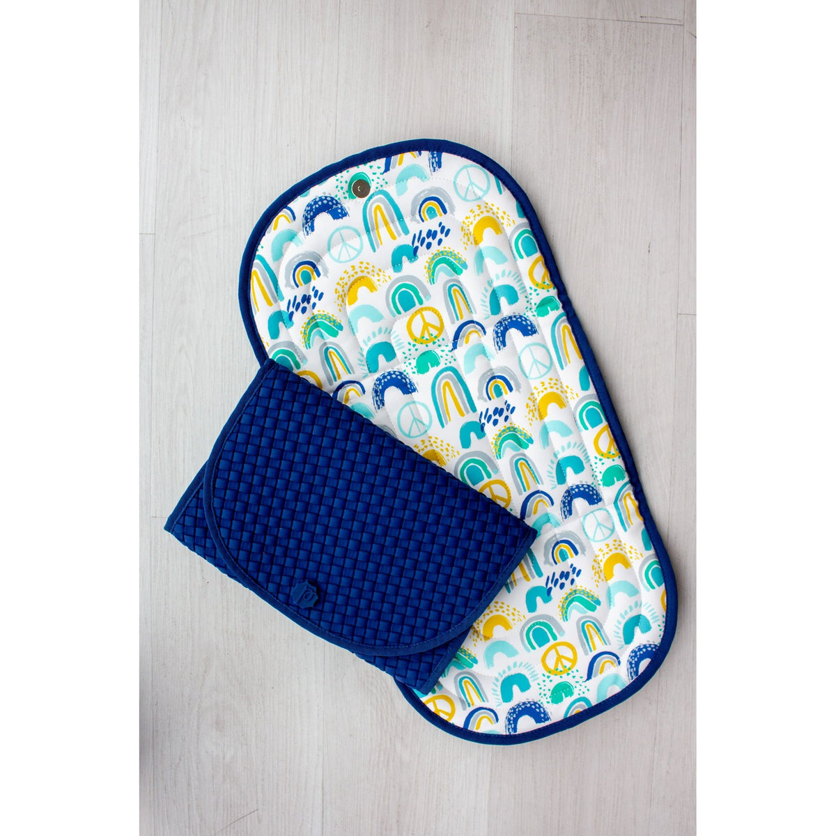 Pret® Changing Clutch - Rainbows Blue