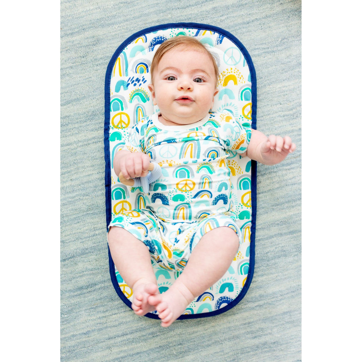 Pret® Changing Clutch - Rainbows Blue