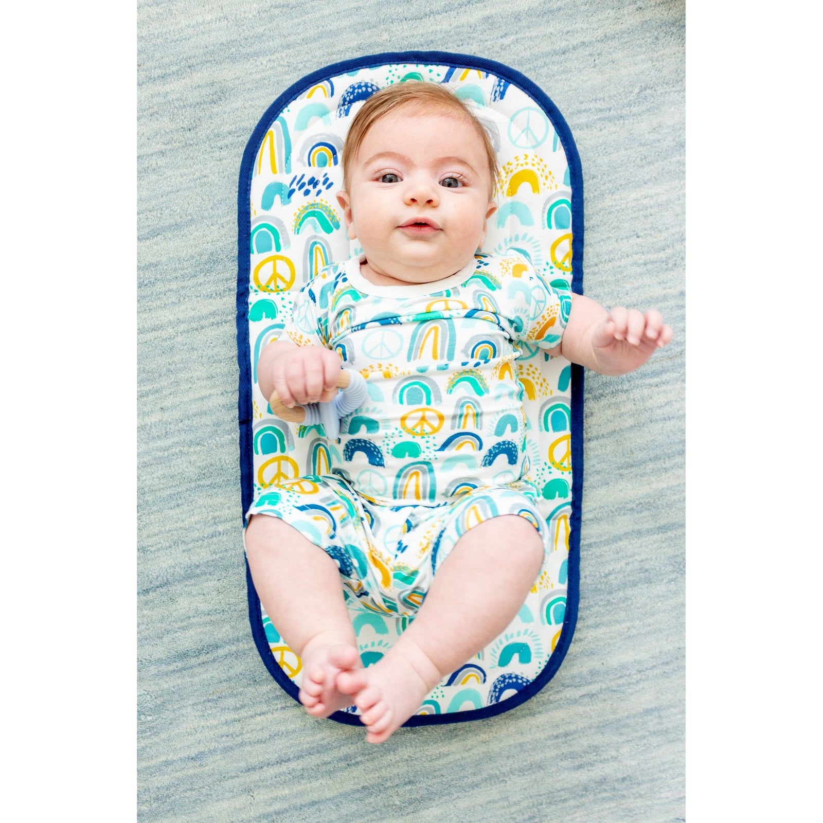 Pret® Changing Clutch - Rainbows Blue