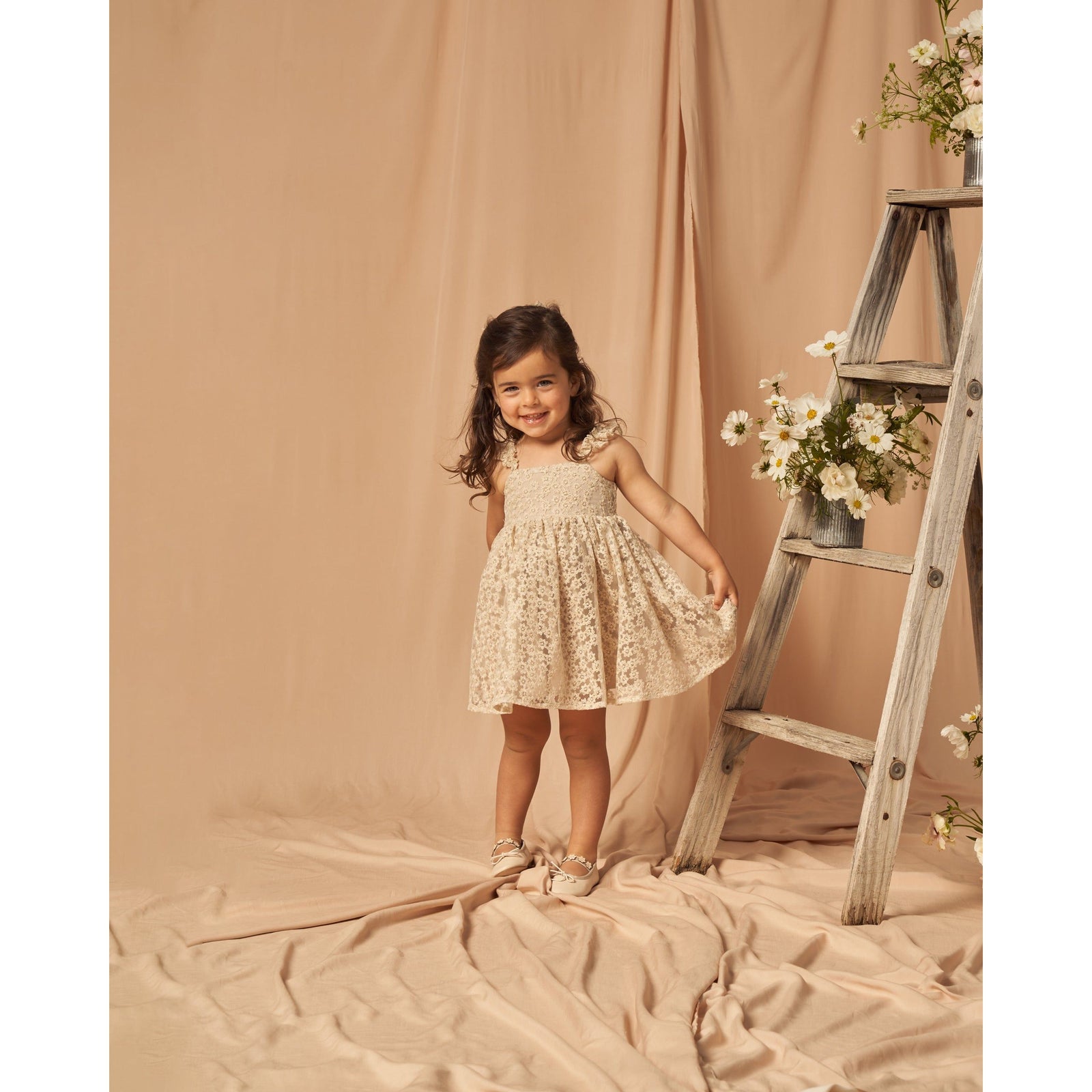 mara dress || champagne daisy