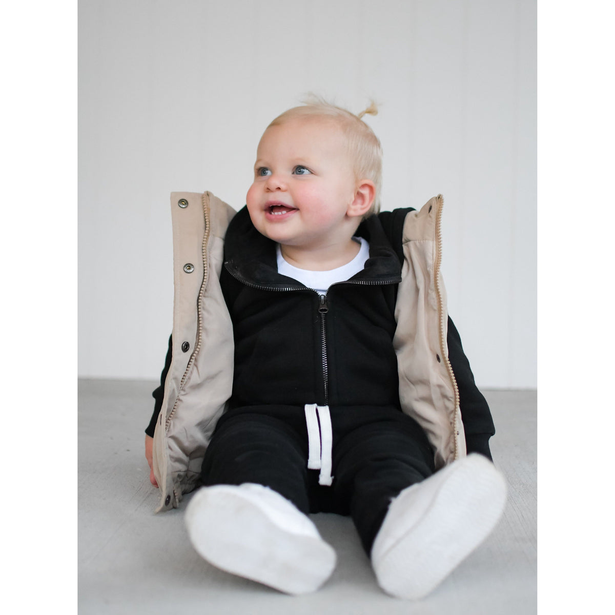 Classic Zip Hoodie - Black