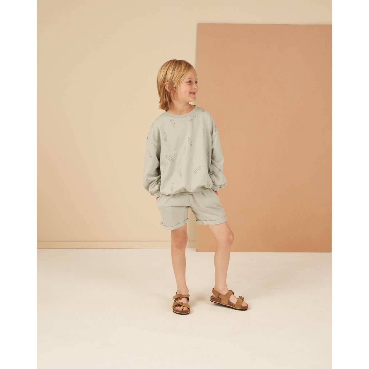 sweatshirt || surfboard