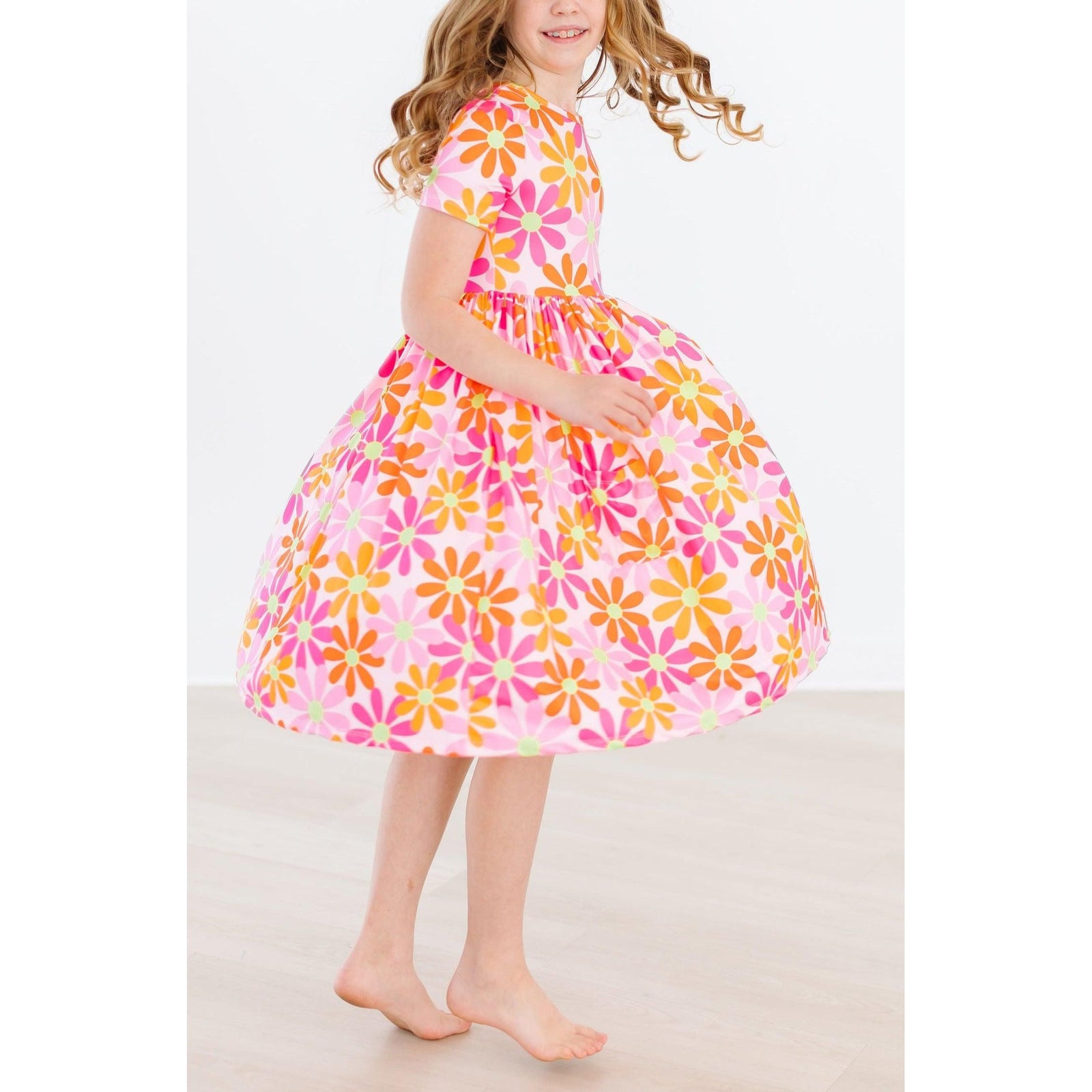 Retro Daisies S/S Pocket Twirl Dress