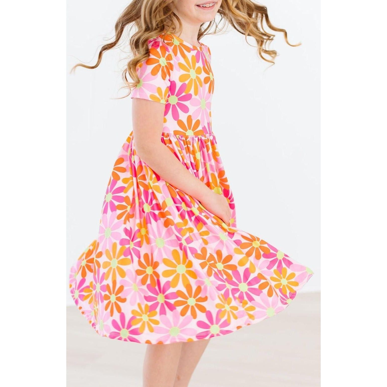 Retro Daisies S/S Pocket Twirl Dress