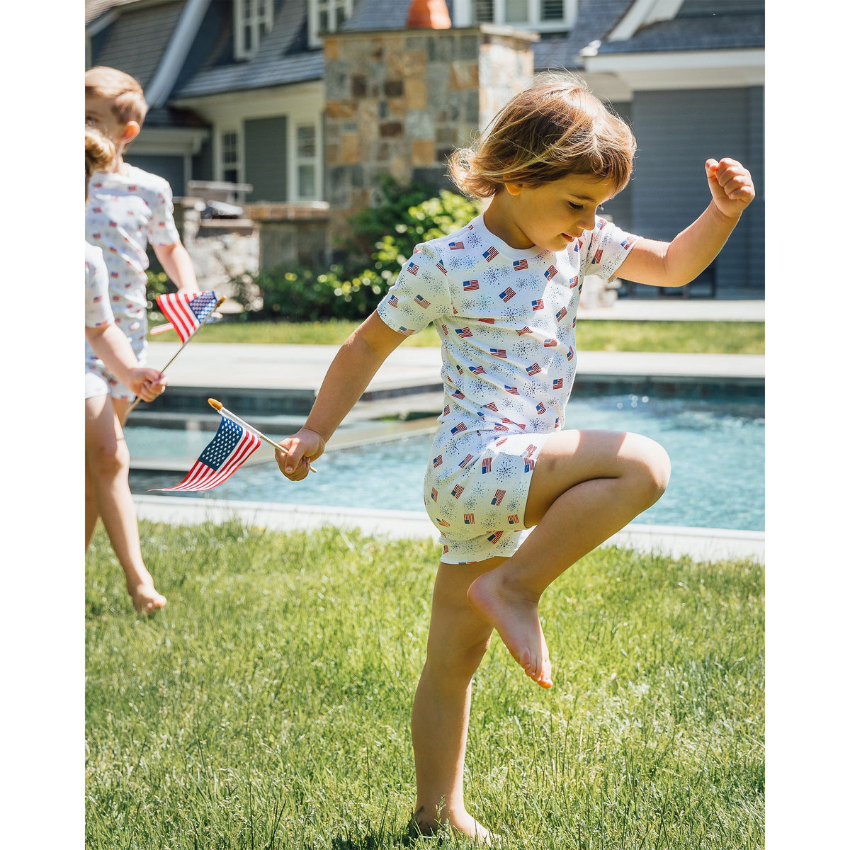 The Organic Short Sleeve Pajama Set [Flags and Fireworks]