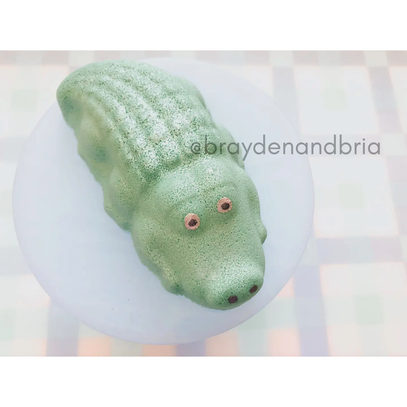 alligator bubble bath bomb