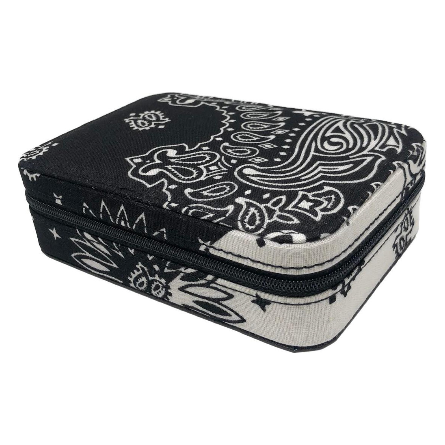 small jewelry box | black bandana