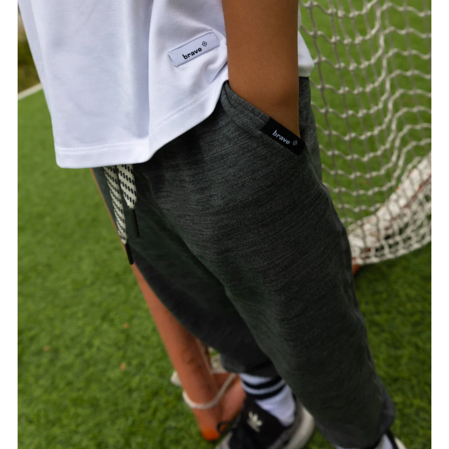 shaker track pants || greyish black