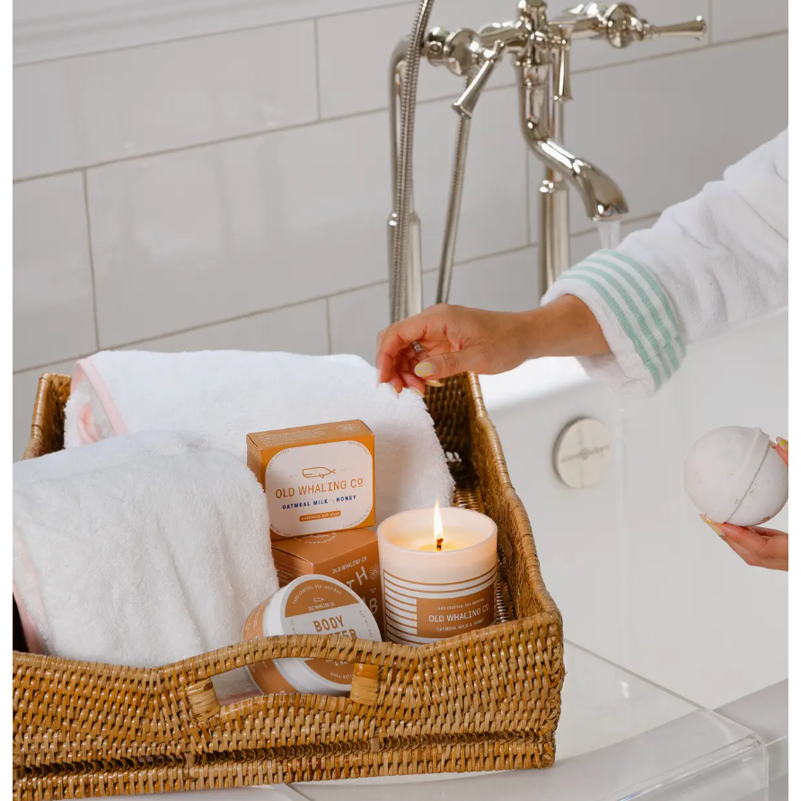 oatmeal milk & honey bath bomb