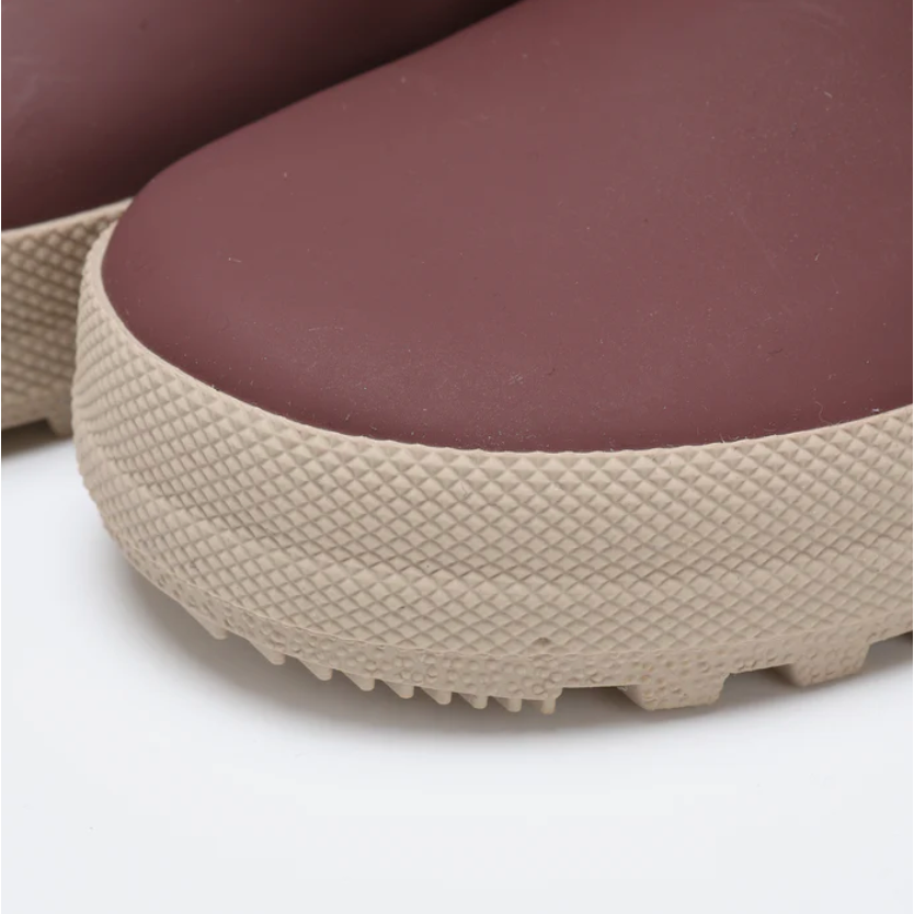 rainboot || burgandy