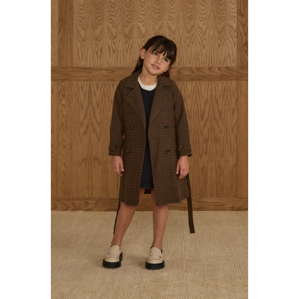 trench coat || brown