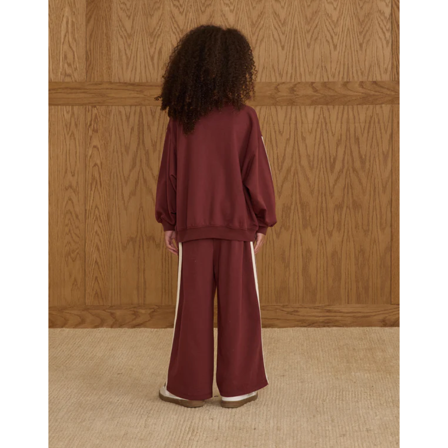 track pant + oversize sweatshirt | burgundy