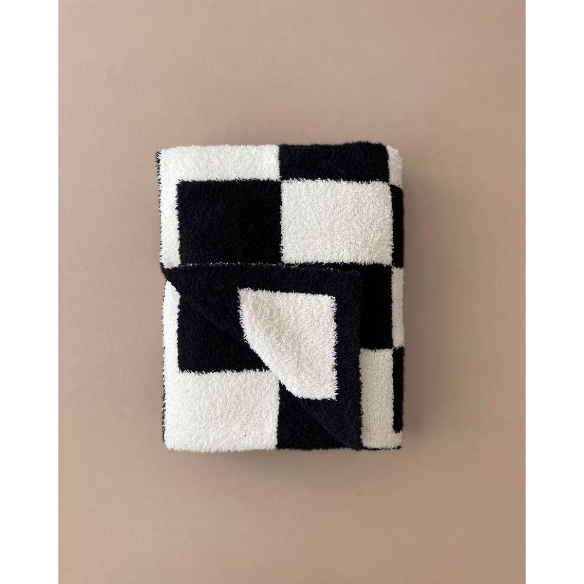 Checkered Plush Blanket | Black