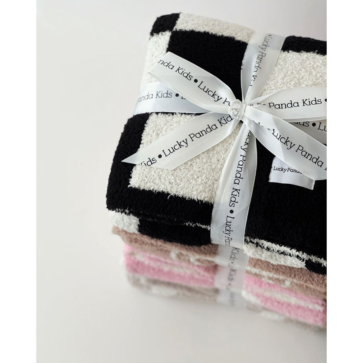 Checkered Plush Blanket | Black