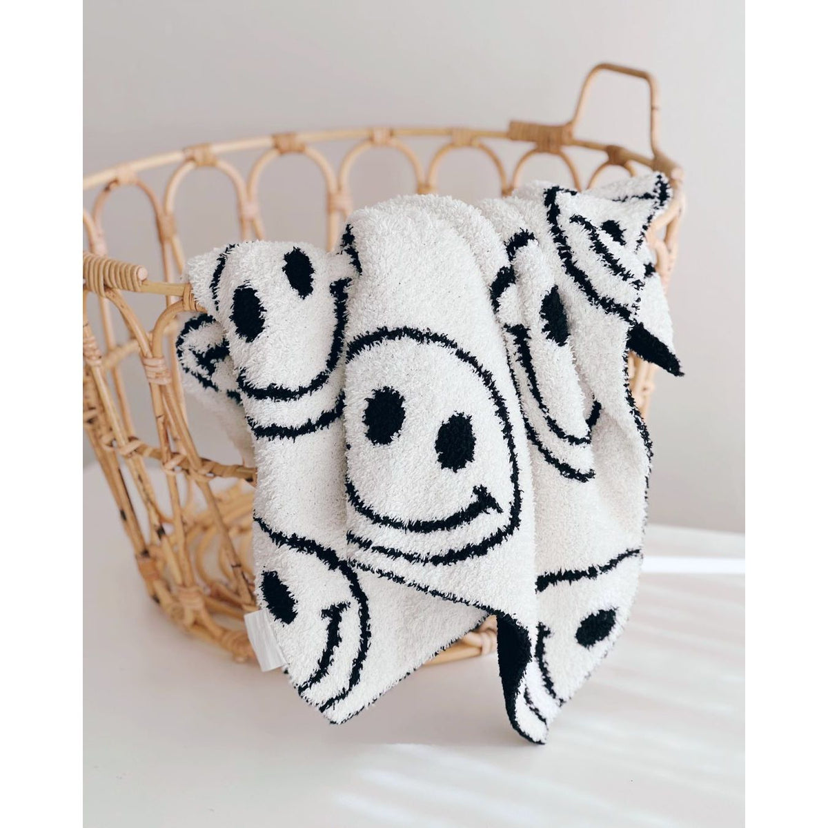 Smiley Fuzzy Blanket | Black