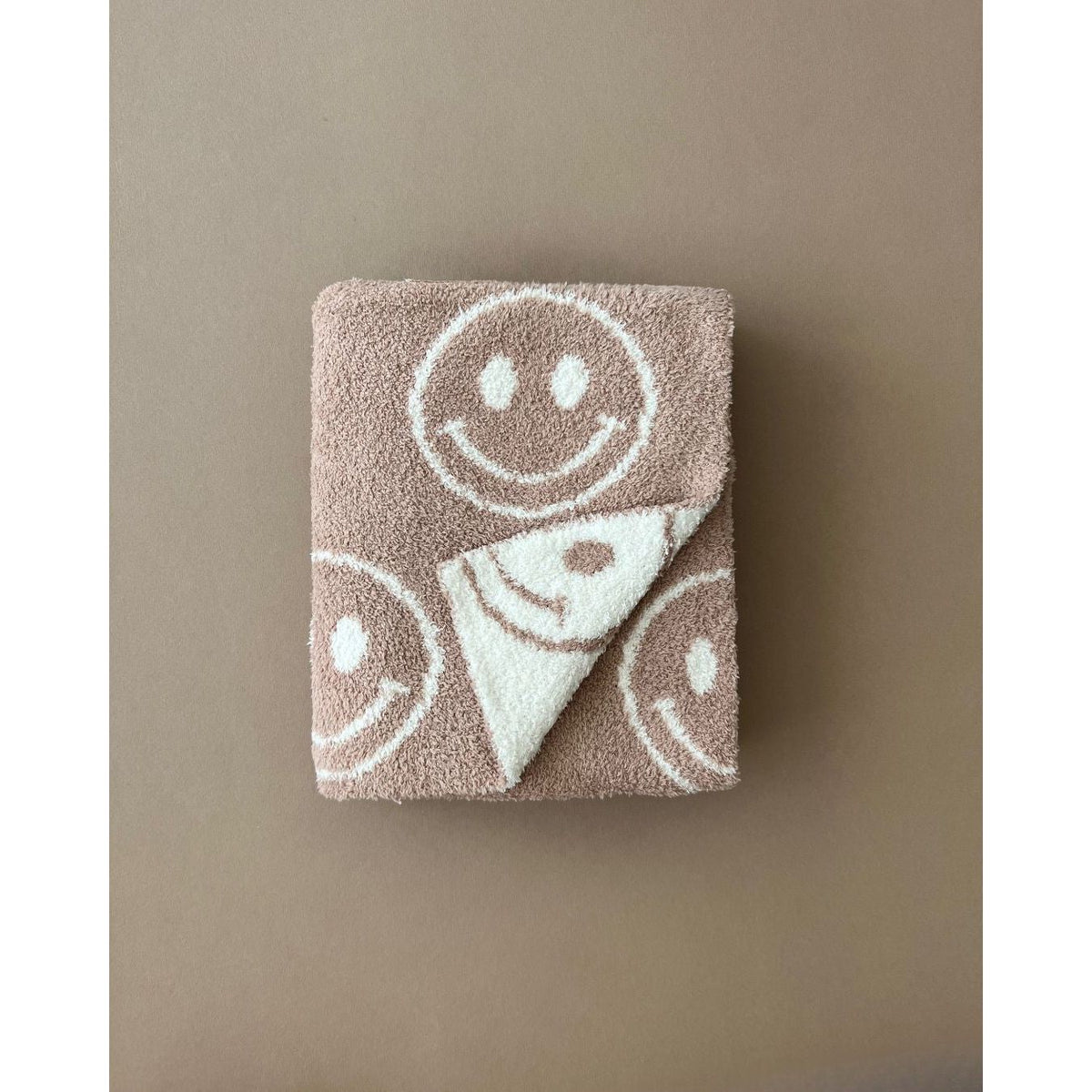 Smiley Fuzzy Blanket | Latte