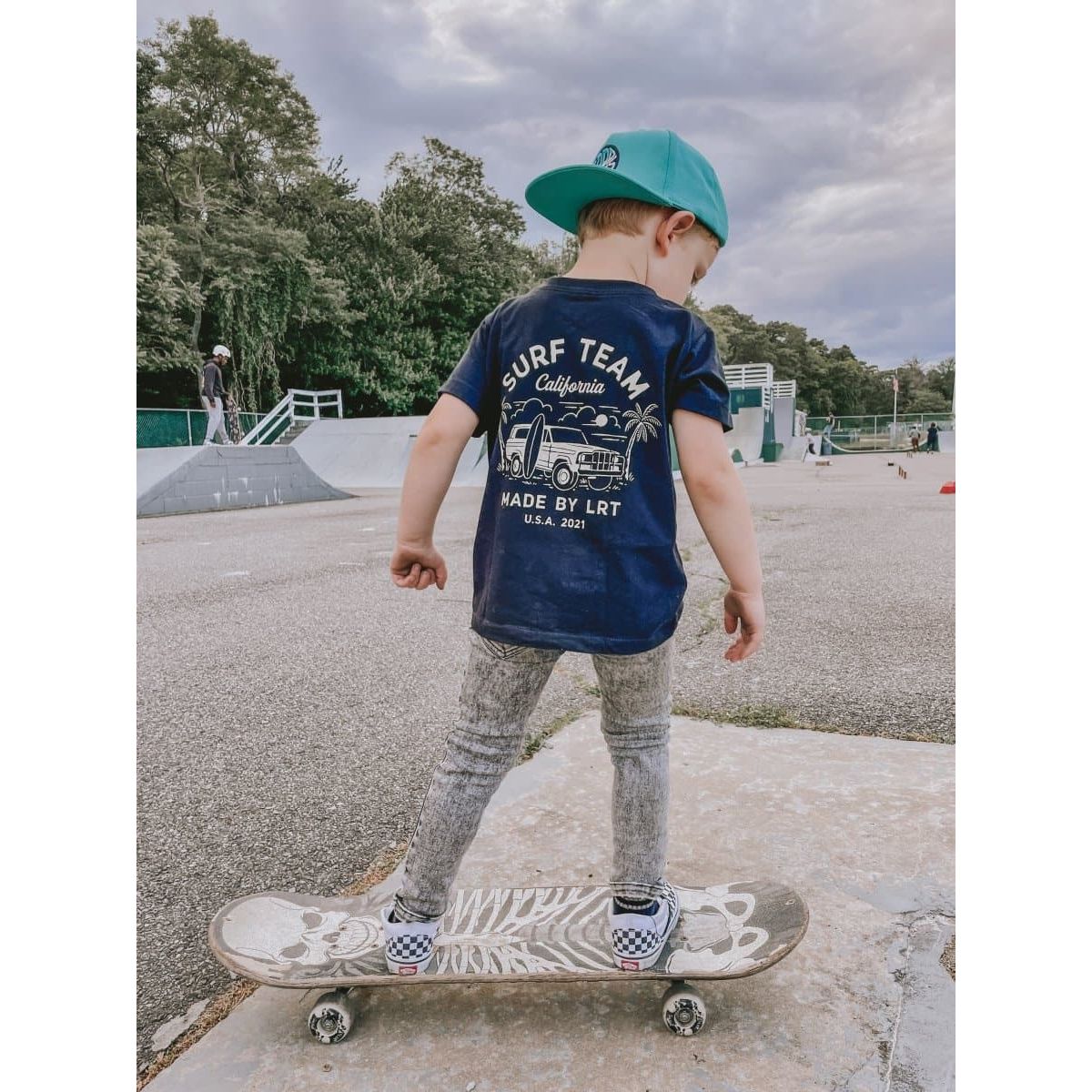 THE SURF TEAM TEE - BLACK
