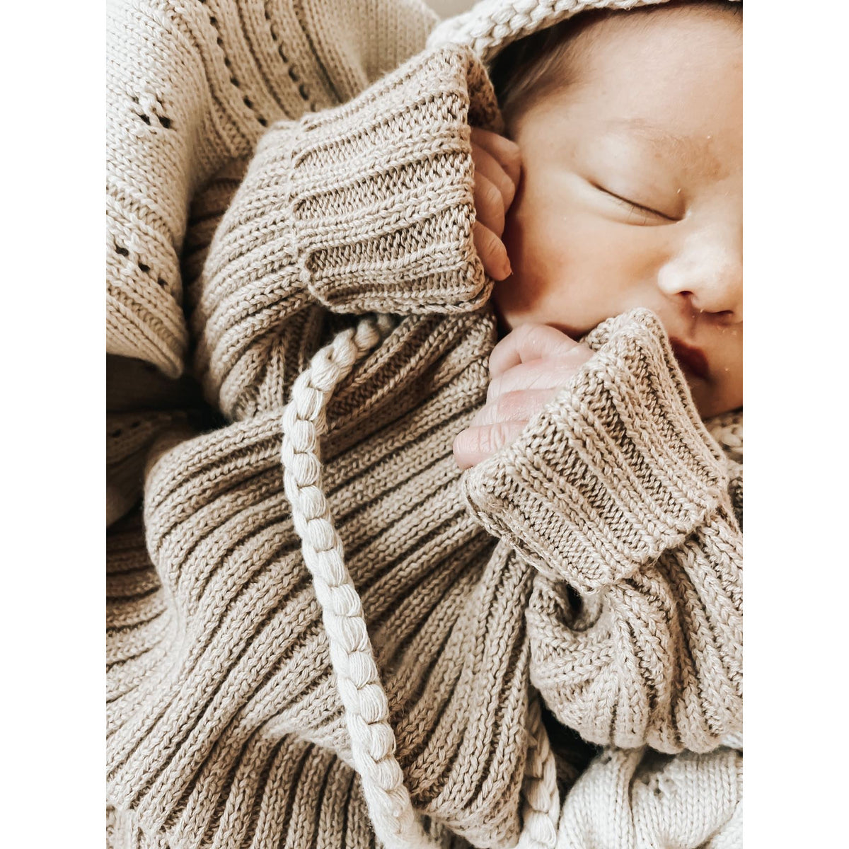Chunky Knit Bonnet - Beige