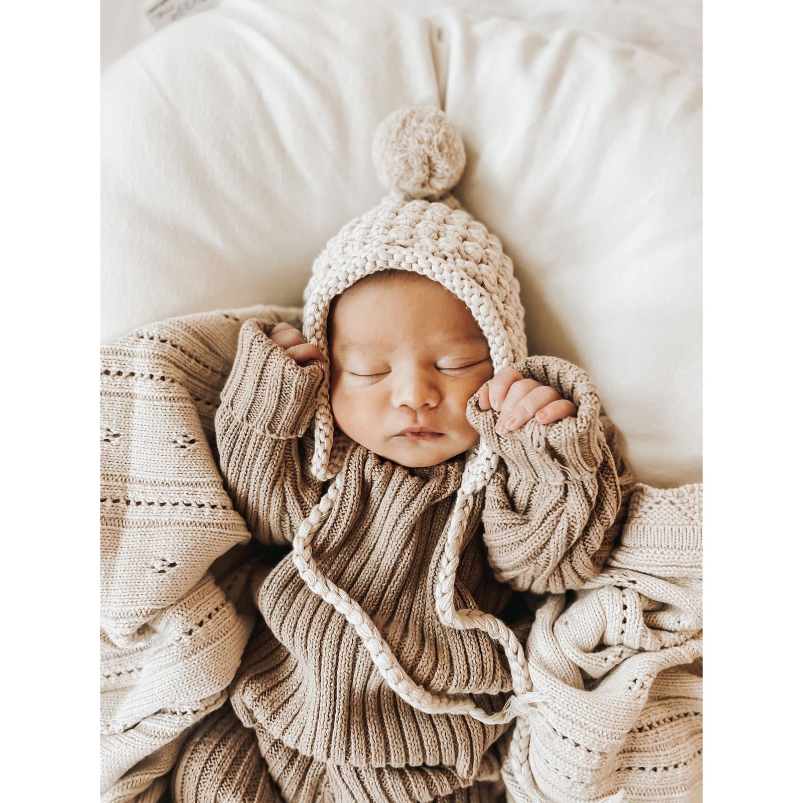 Chunky Knit Bonnet - Beige