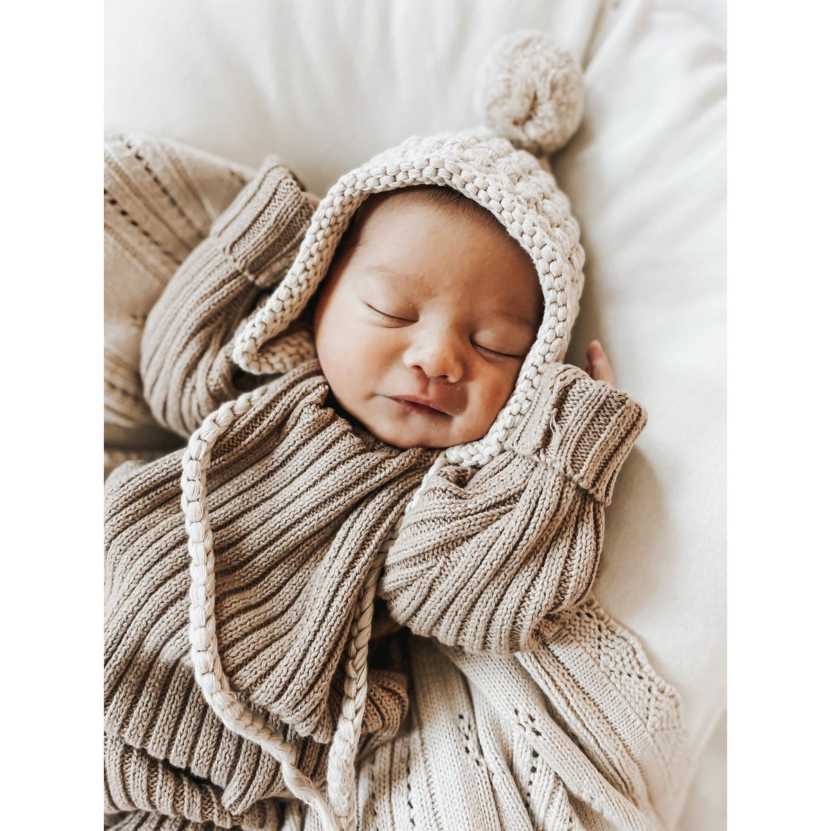 Chunky Knit Bonnet - Beige