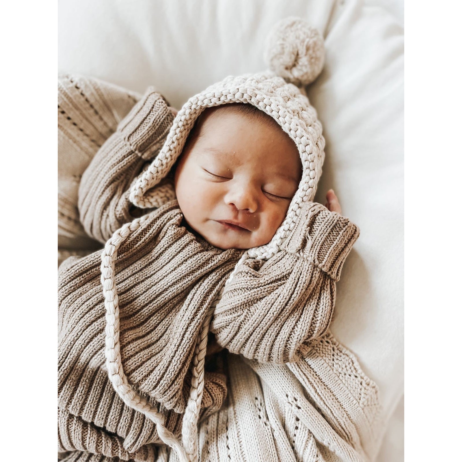 Chunky Knit Bonnet - Beige