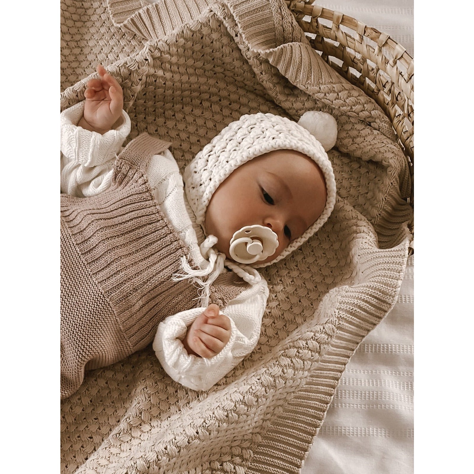 Chunky Knit Bonnet - White