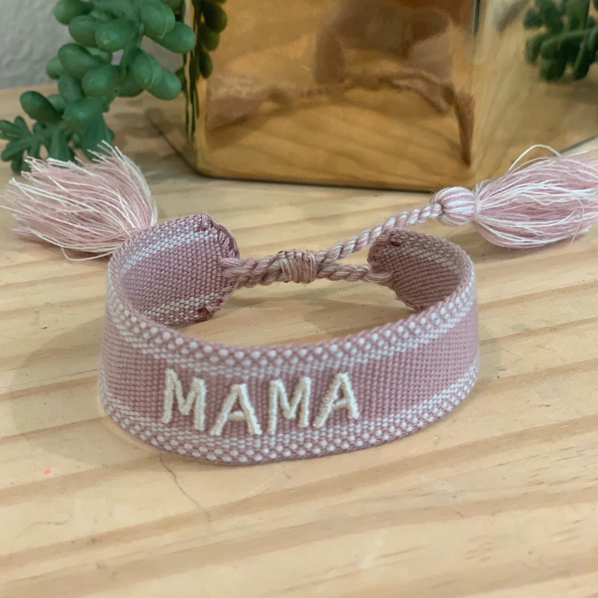 MAMA embroidered friendship bracelet in mauve