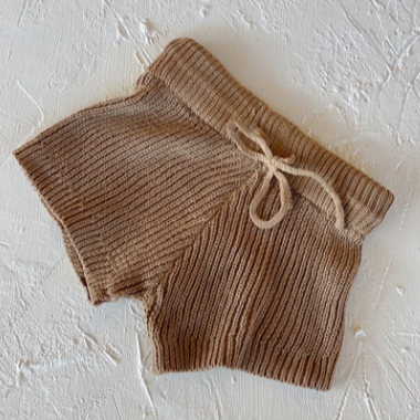 luca knit short in almond