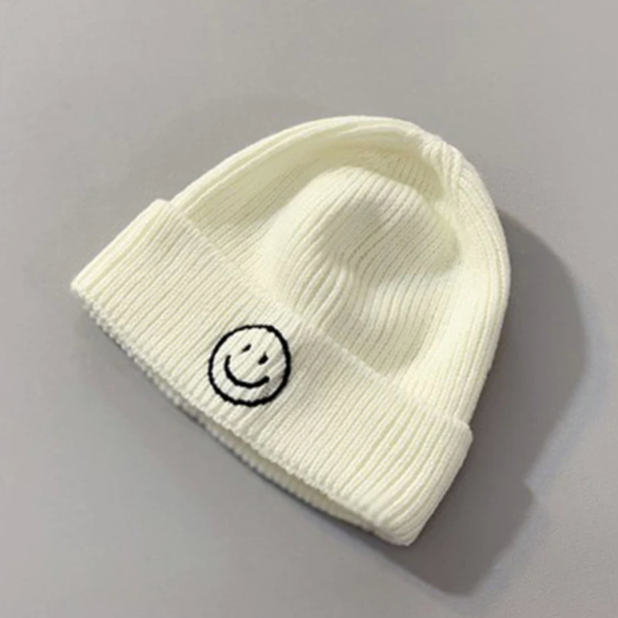 smiley beanie in white