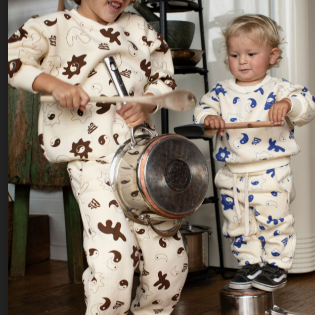 ying yang printed fleece set in brown