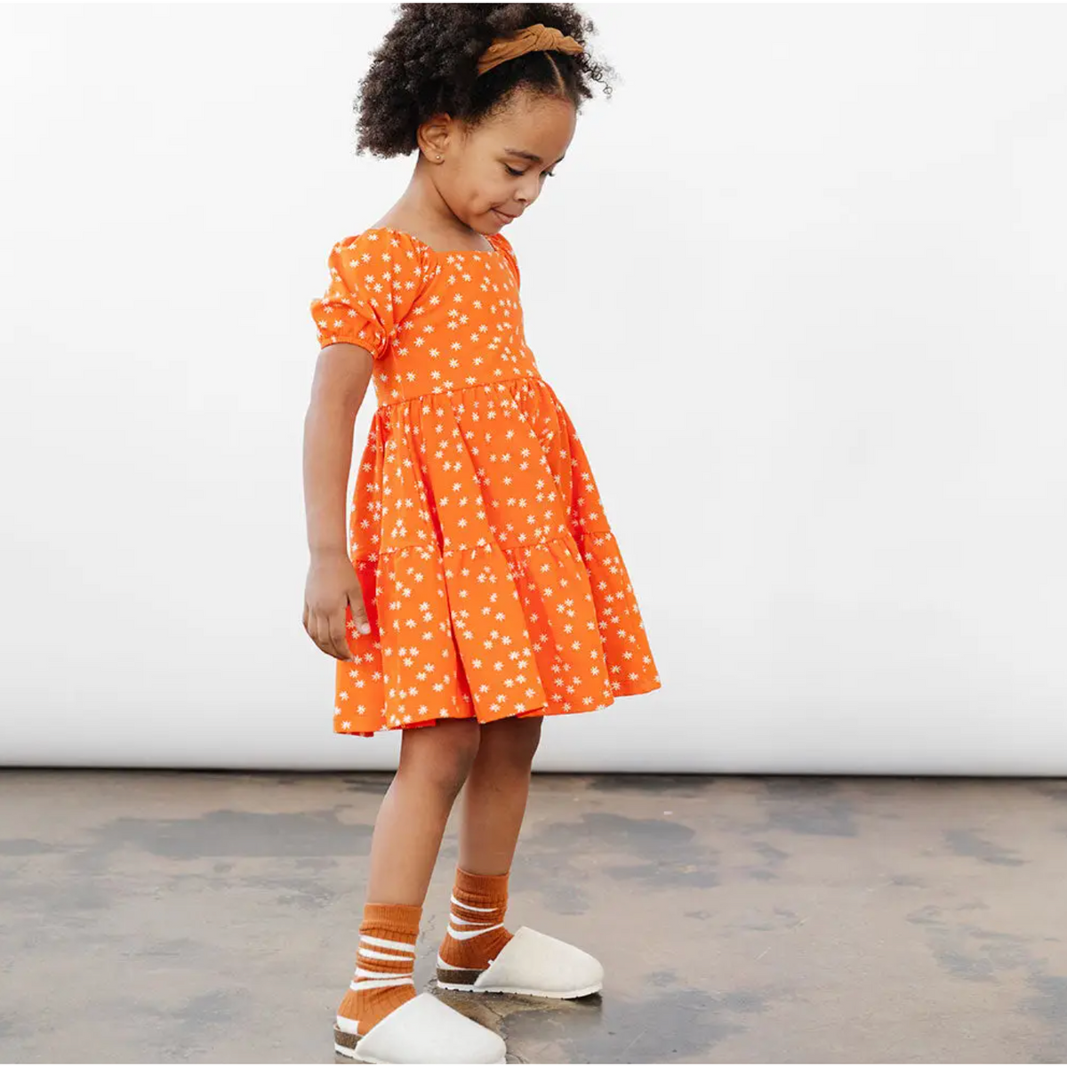 the juliet dress dress in puffin daisy