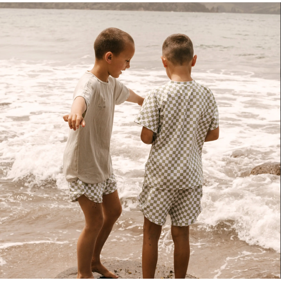 mate retro shorts in moss