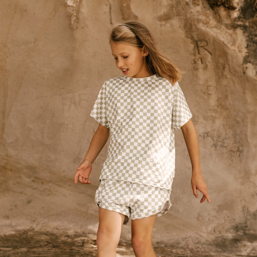 mate retro shorts in moss